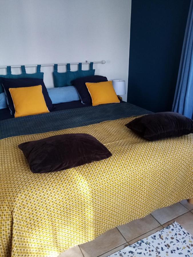 Maison Aux Volets Bleus Quevert Luaran gambar