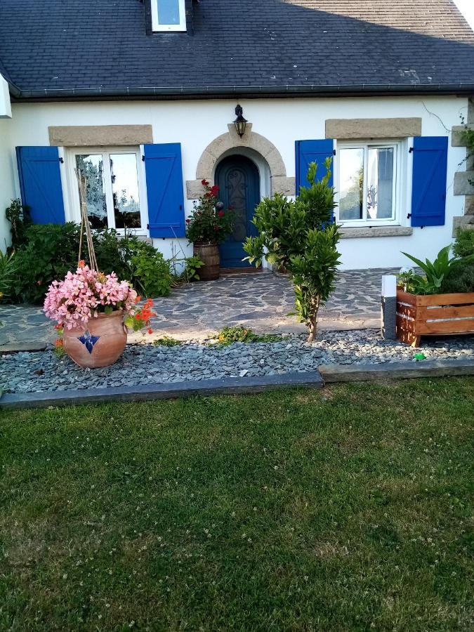 Maison Aux Volets Bleus Quevert Luaran gambar